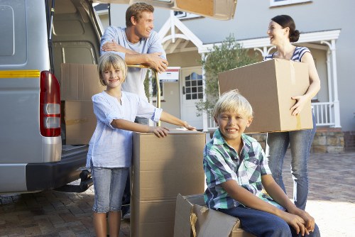 Packing and loading support for removal companies in Belmont